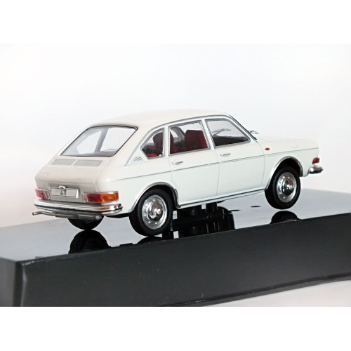 Volkswagen 411 LE (1970) - IXO, 1:43